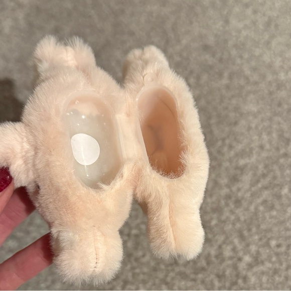 Air pods fuzzy elephant case - Picture 5 of 8